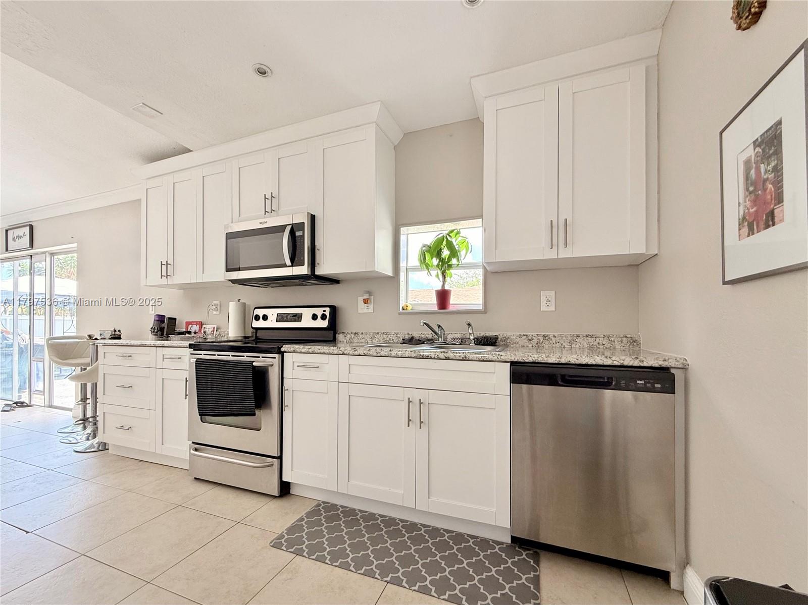 5730 NW 199th St, Hialeah, Florida image 8