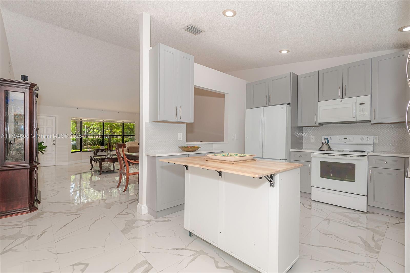 1422 NW 97th Ave, Coral Springs, Florida image 9