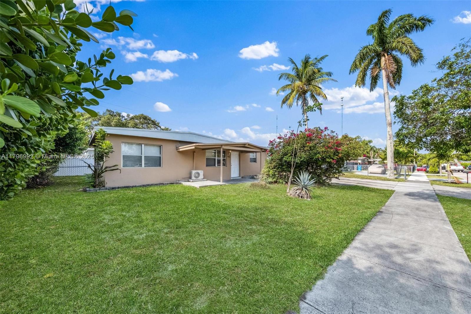 5720 SW 40th Ct, West Park, Florida image 1