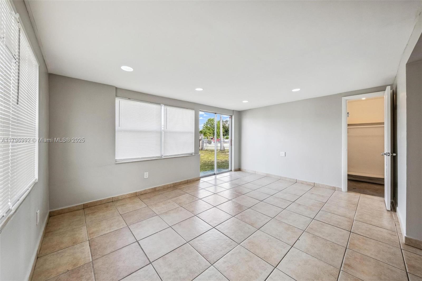 5720 SW 40th Ct, West Park, Florida image 19