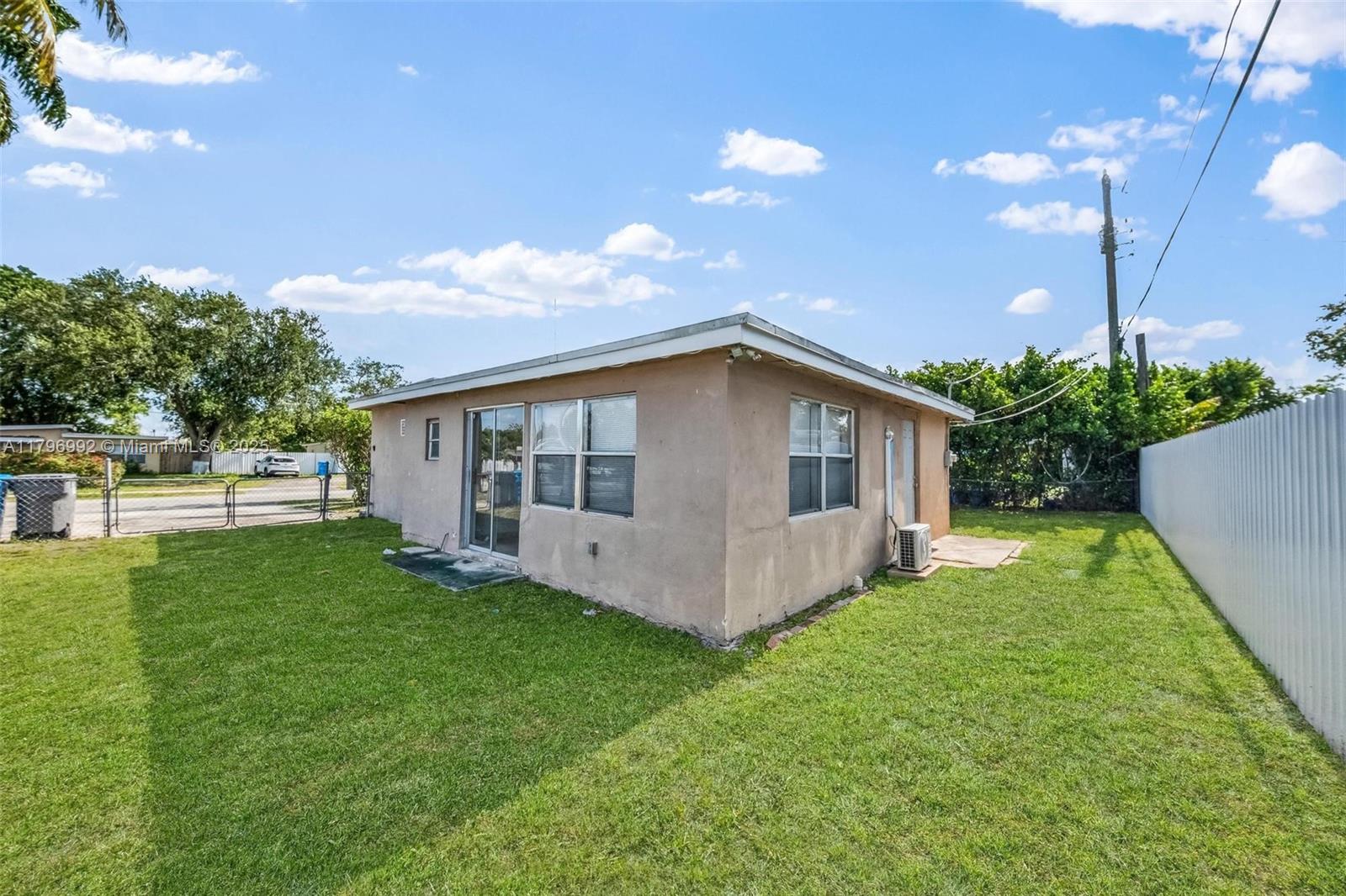 5720 SW 40th Ct, West Park, Florida image 31