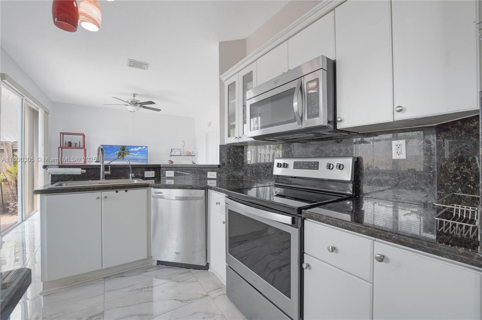 11324 NW 74th Ter, Doral, Florida image 7