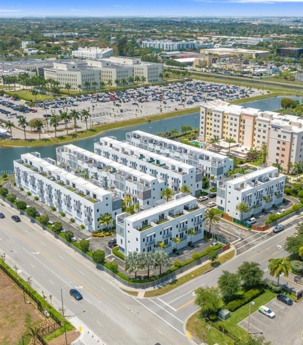 9133 NW 33rd St, Doral, Florida image 2