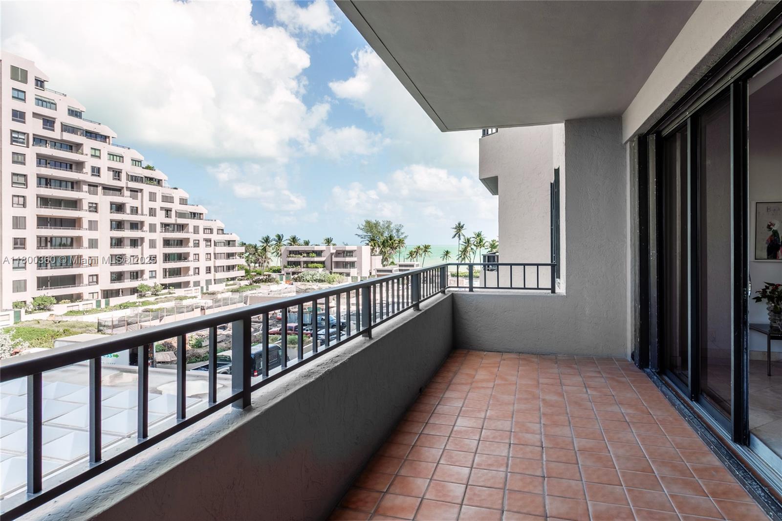 201  Crandon Blvd #424 For Sale A11800360, FL