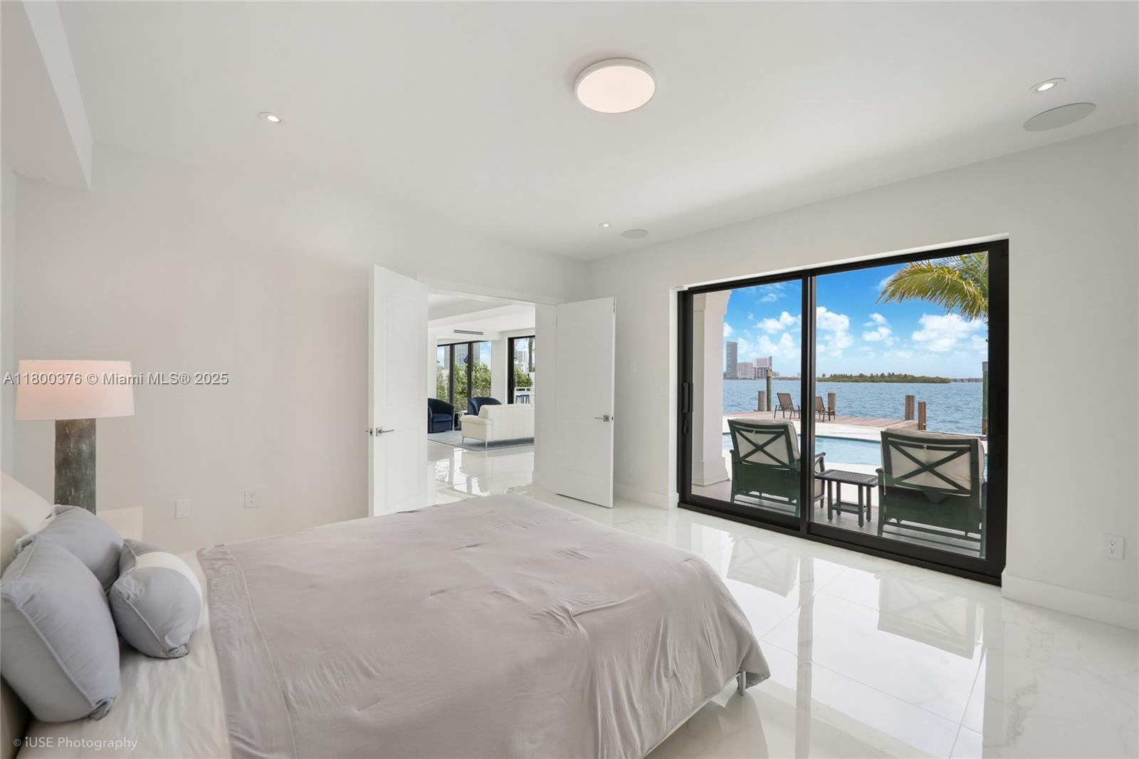 1001 N Venetian Dr, Miami, Florida image 27