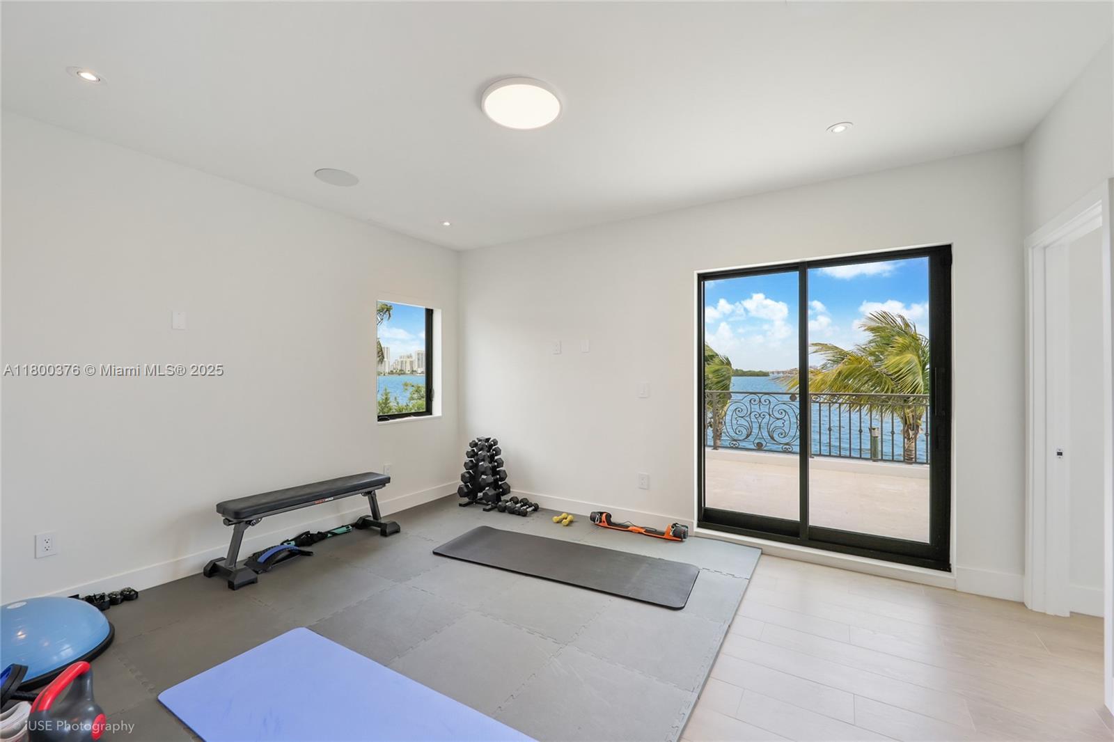 1001 N Venetian Dr, Miami, Florida image 30