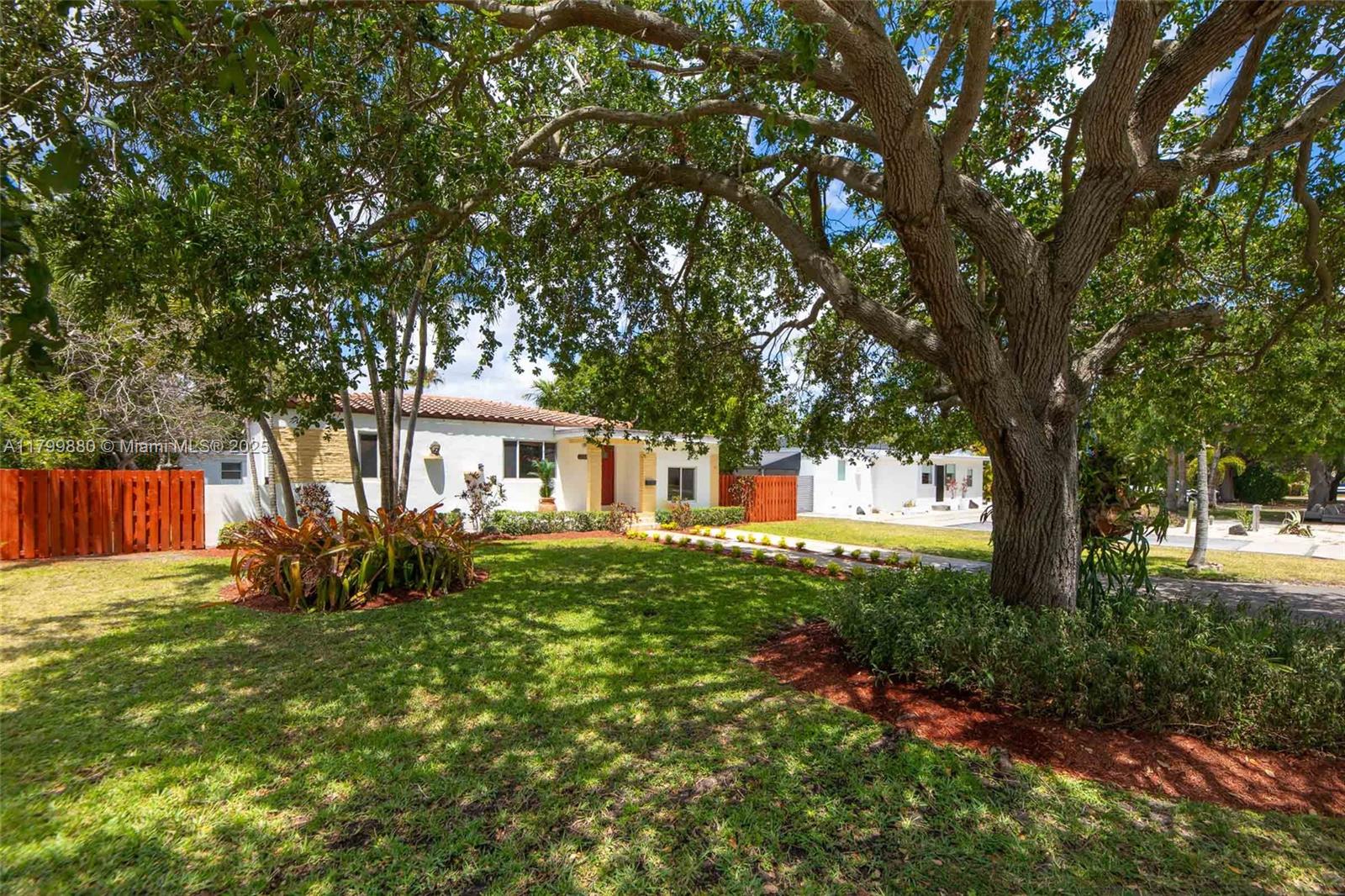 12000 NE 11th Ct, Biscayne Park, Florida image 6
