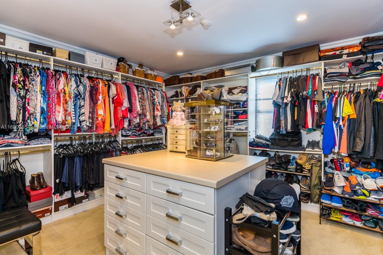 418 Tammarind Dr, Hallandale Beach, Florida image 14