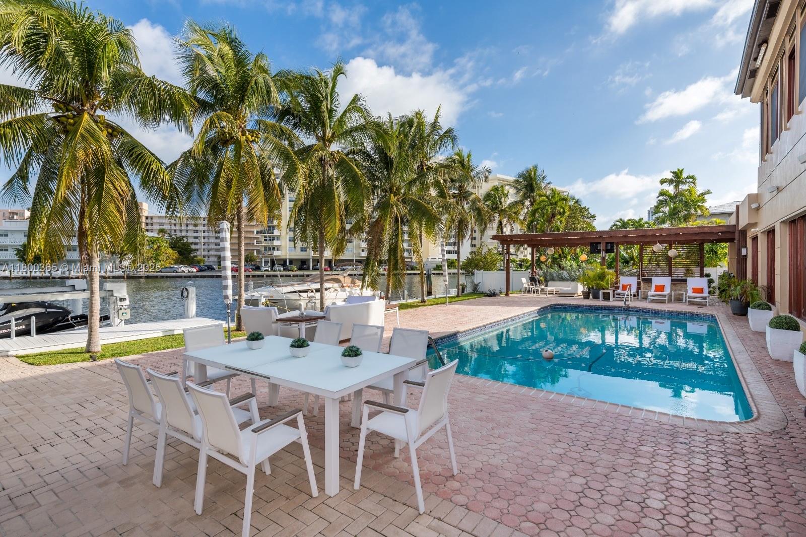 418 Tammarind Dr, Hallandale Beach, Florida image 32