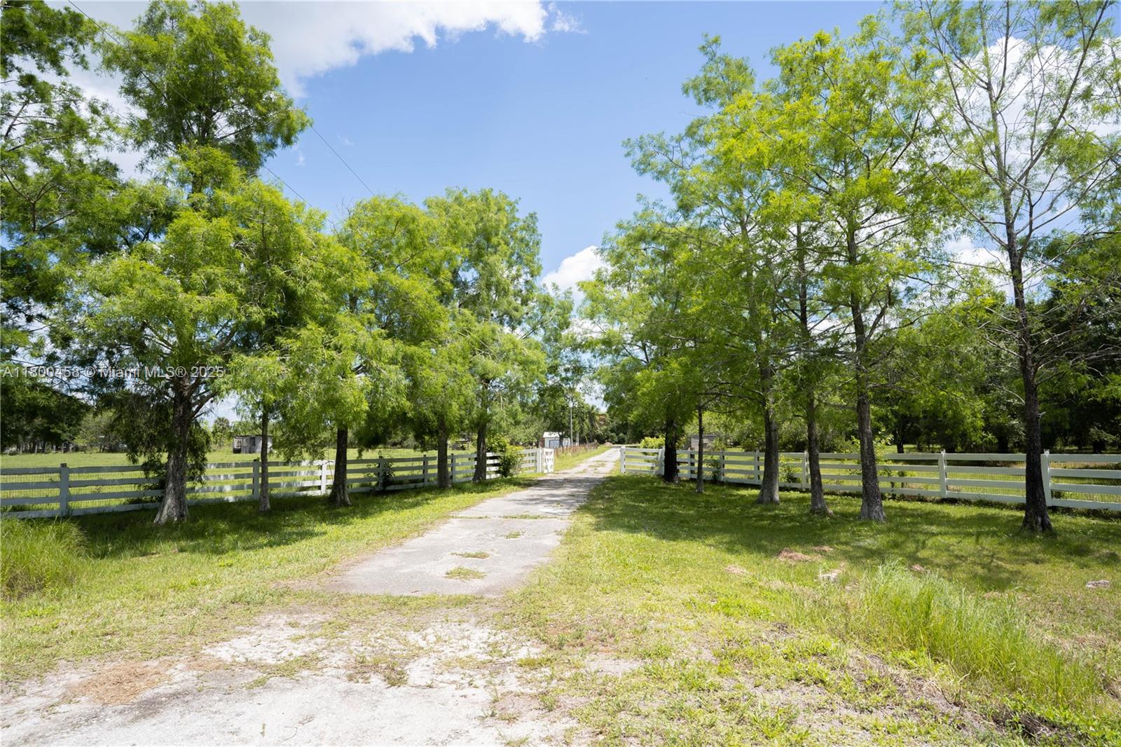 Residential, Okeechobee, Florida image 3