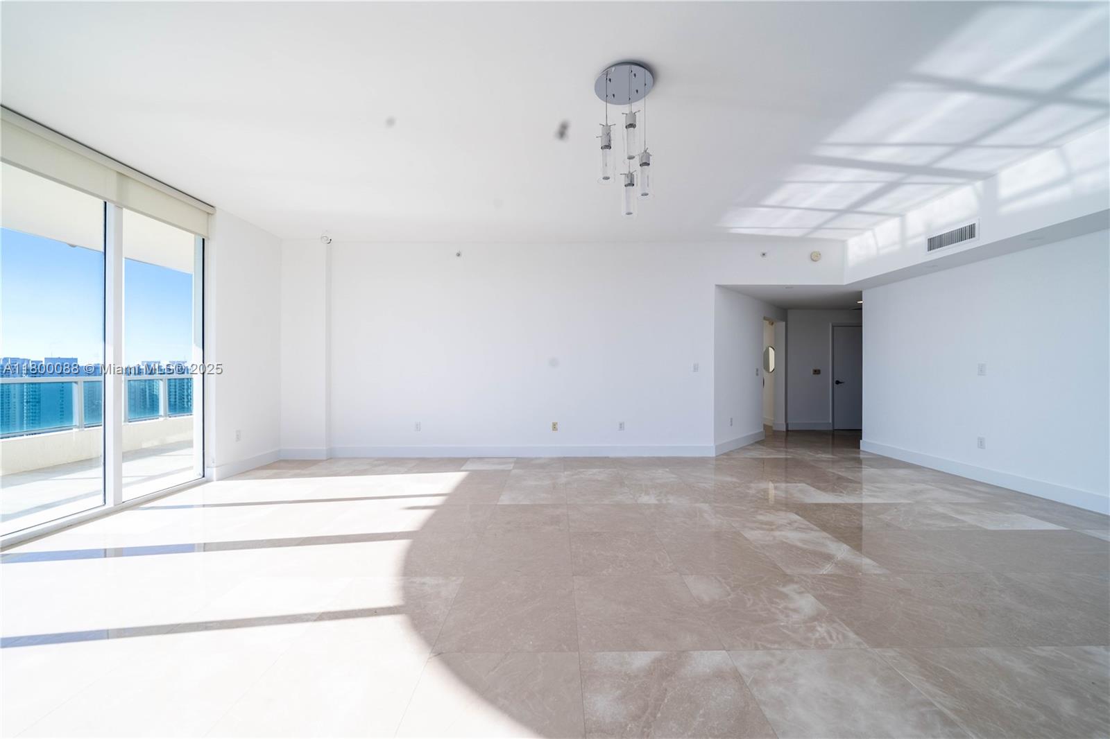 3330 NE 190th St #LPH14, Aventura FL 33180