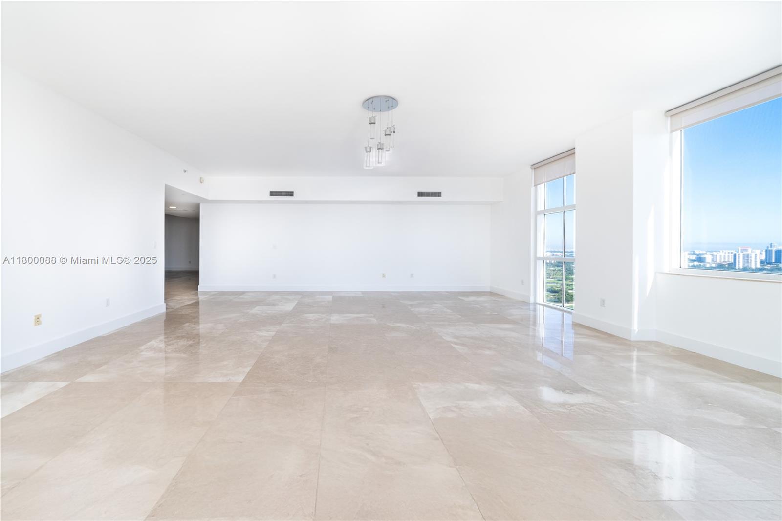 3330 NE 190th St #LPH14, Aventura FL 33180