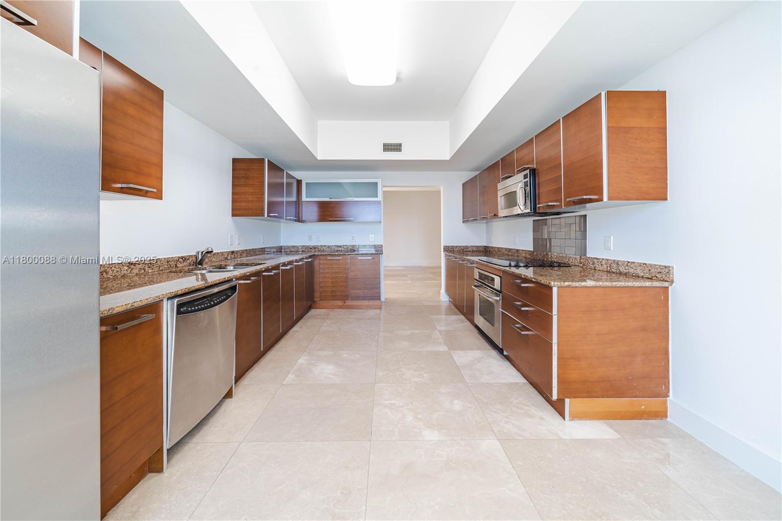 3330 NE 190th St #LPH14, Aventura FL 33180