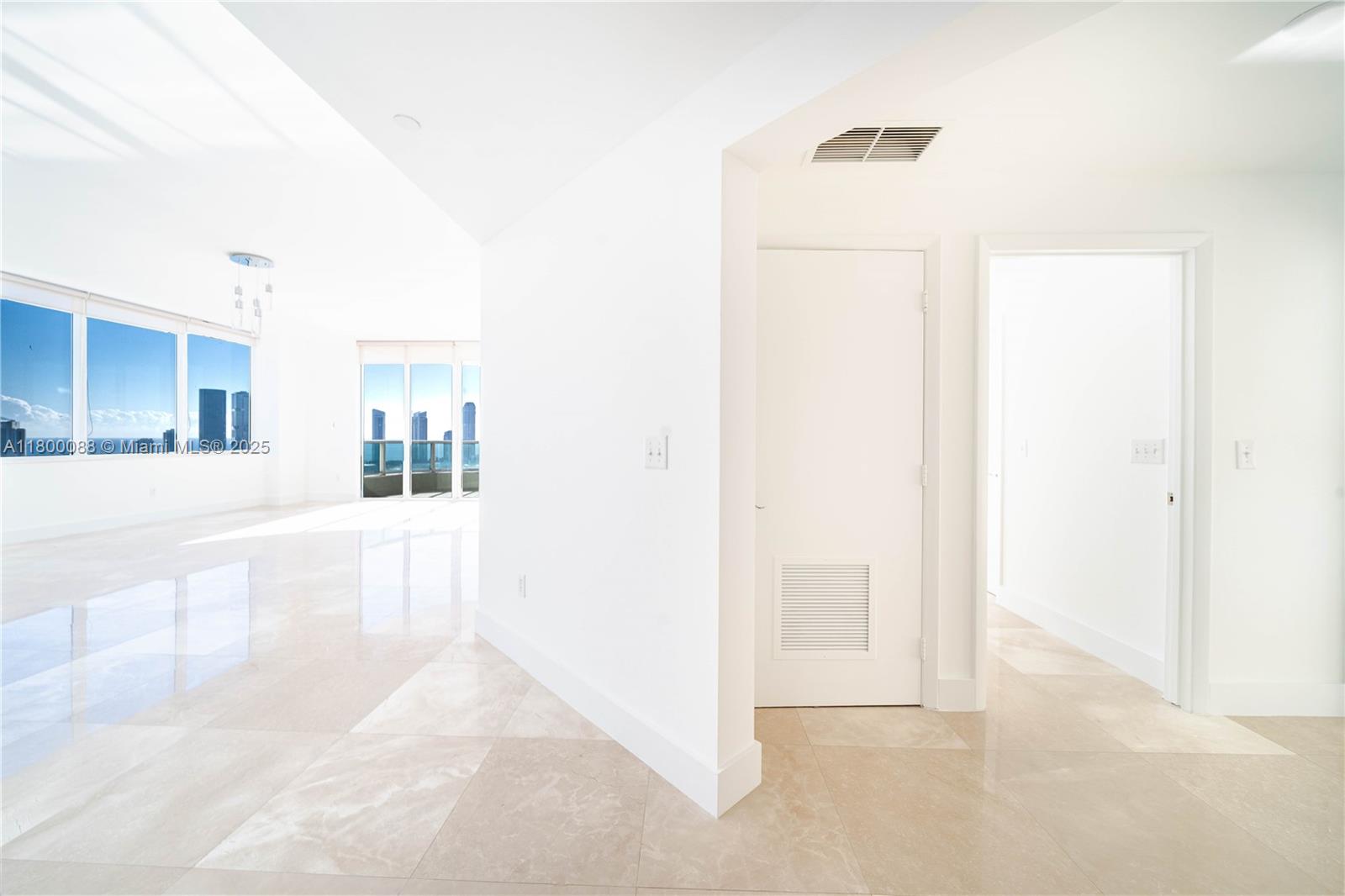 3330 NE 190th St #LPH14, Aventura FL 33180