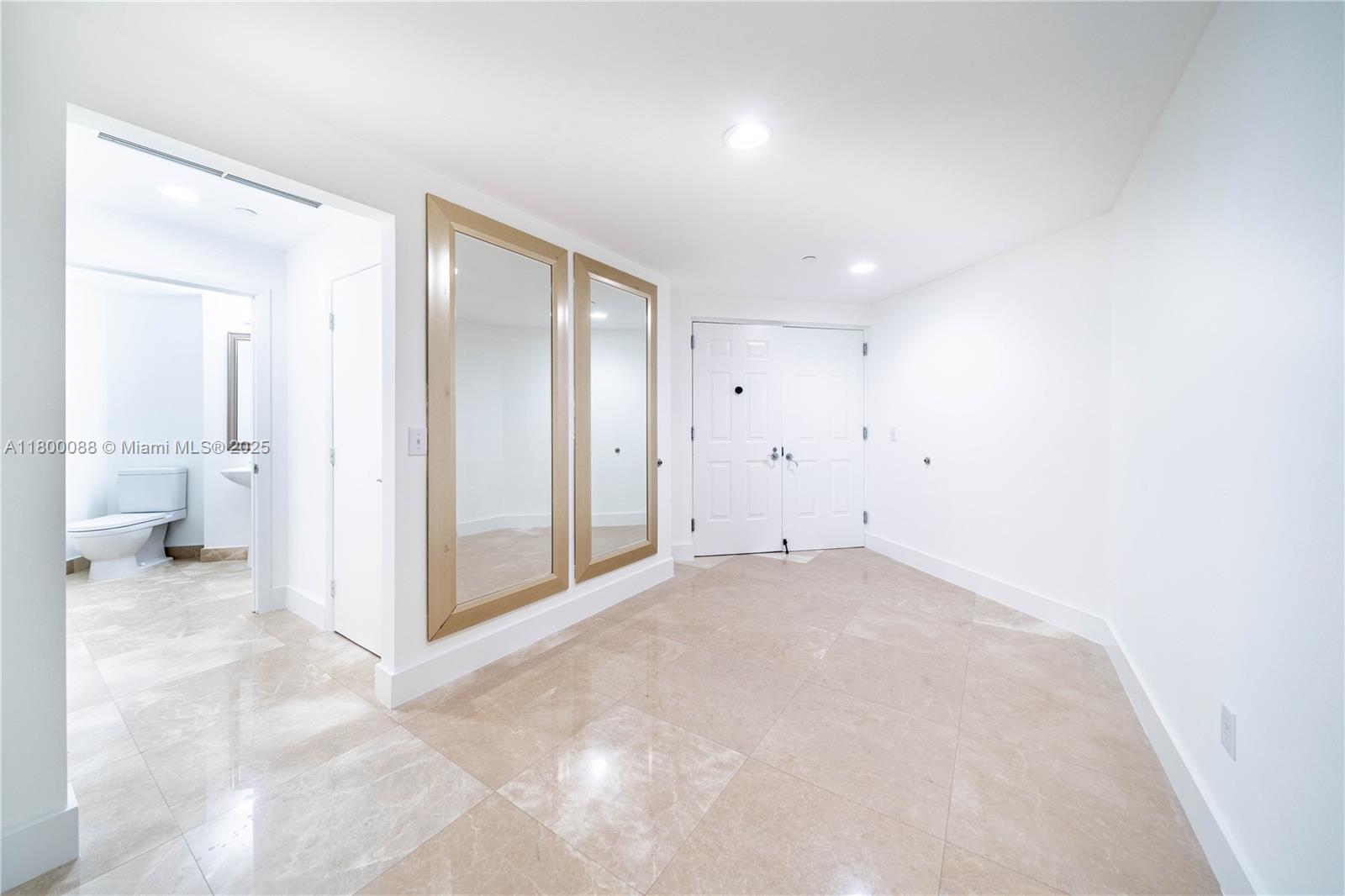 3330 NE 190th St #LPH14, Aventura FL 33180