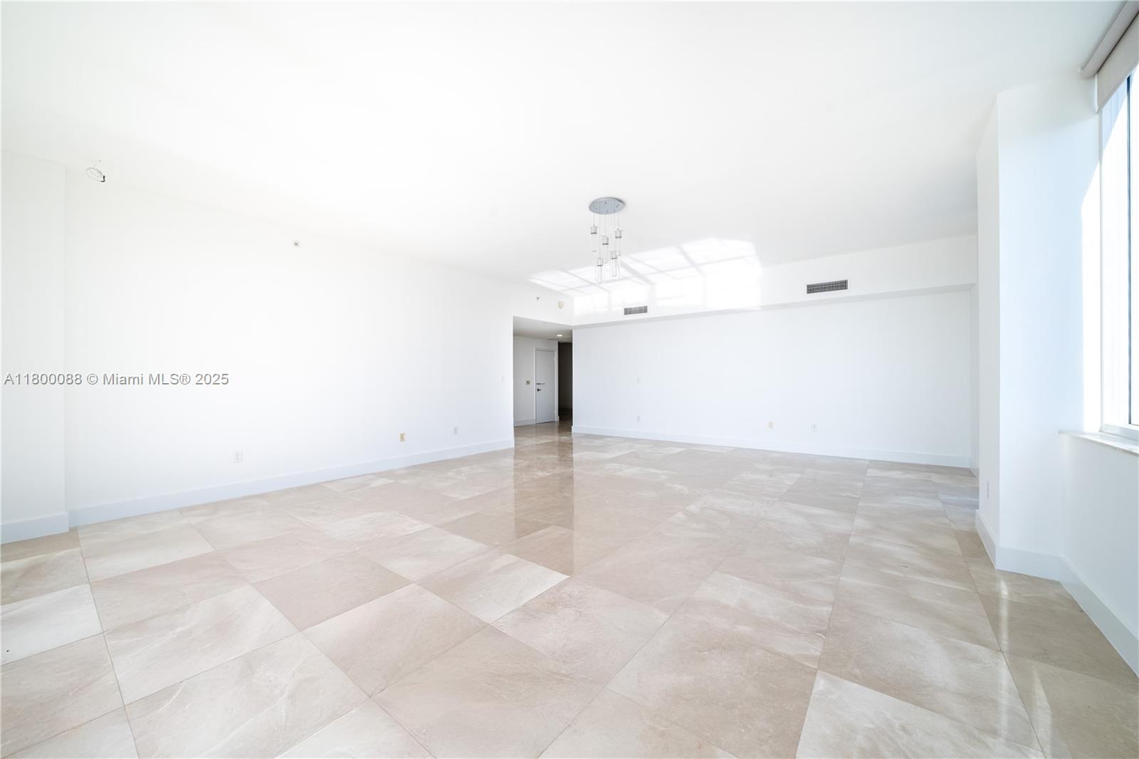 3330 NE 190th St #LPH14, Aventura FL 33180