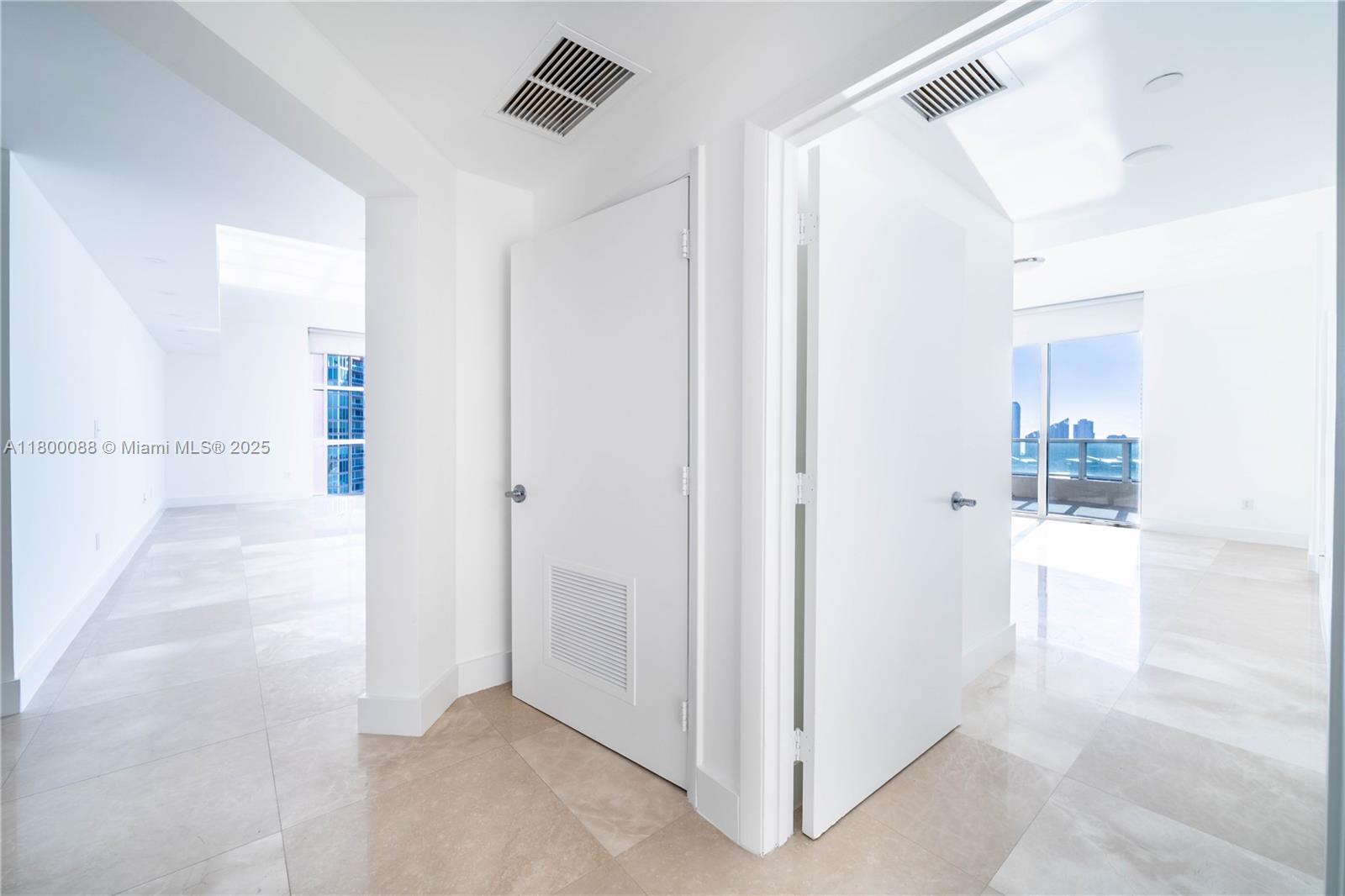 3330 NE 190th St #LPH14, Aventura FL 33180