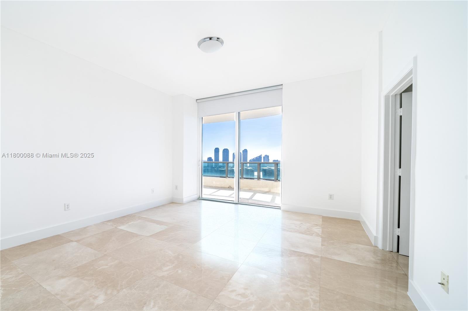 3330 NE 190th St #LPH14, Aventura FL 33180