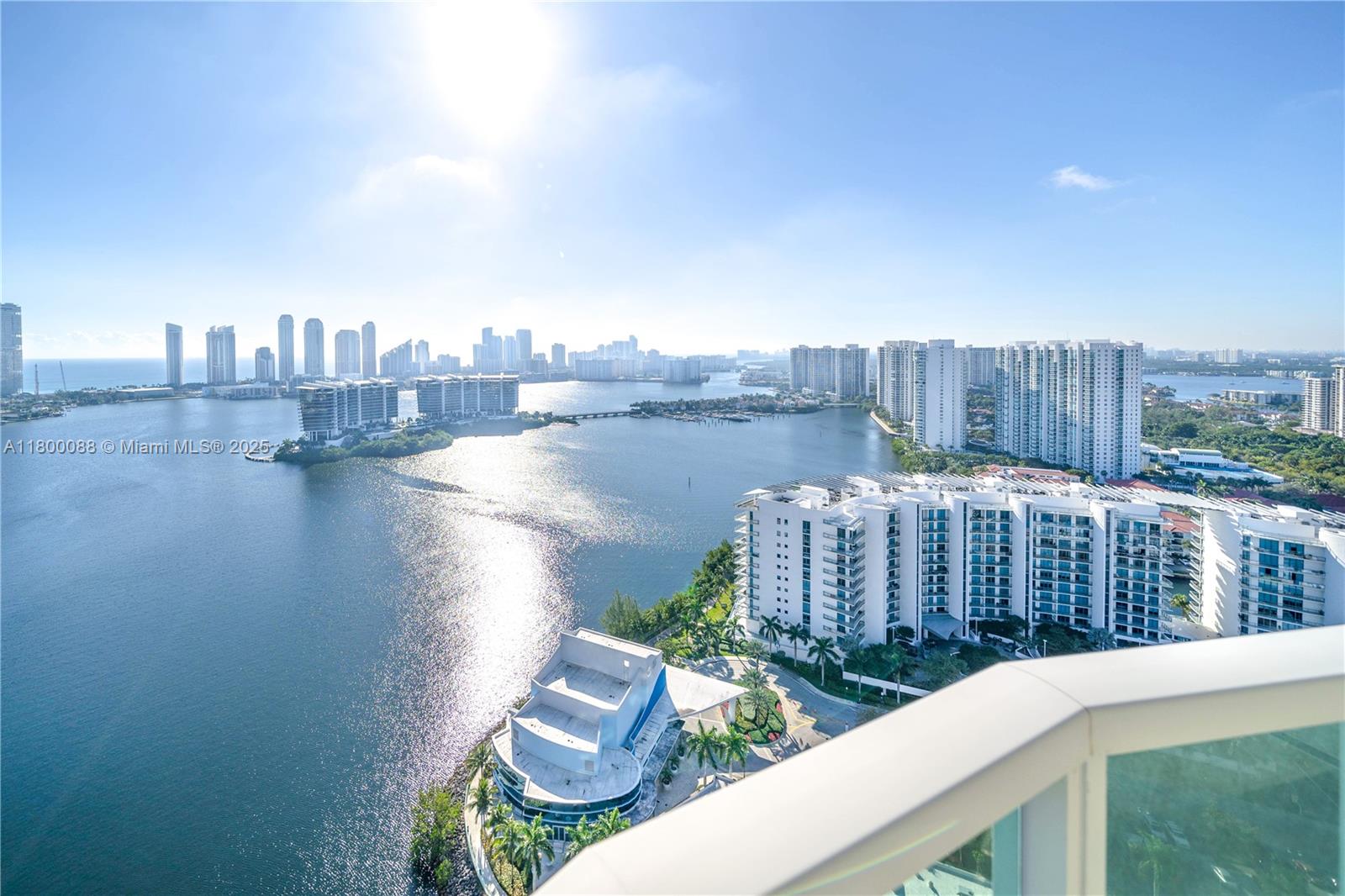 3330 NE 190th St #LPH14, Aventura FL 33180