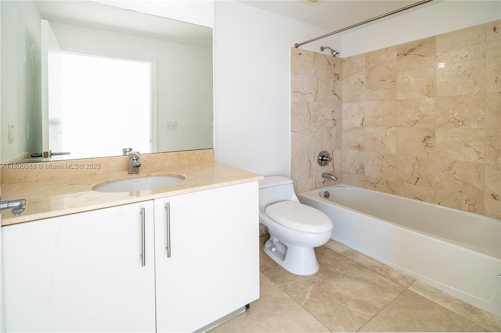 3330 NE 190th St #LPH14, Aventura FL 33180