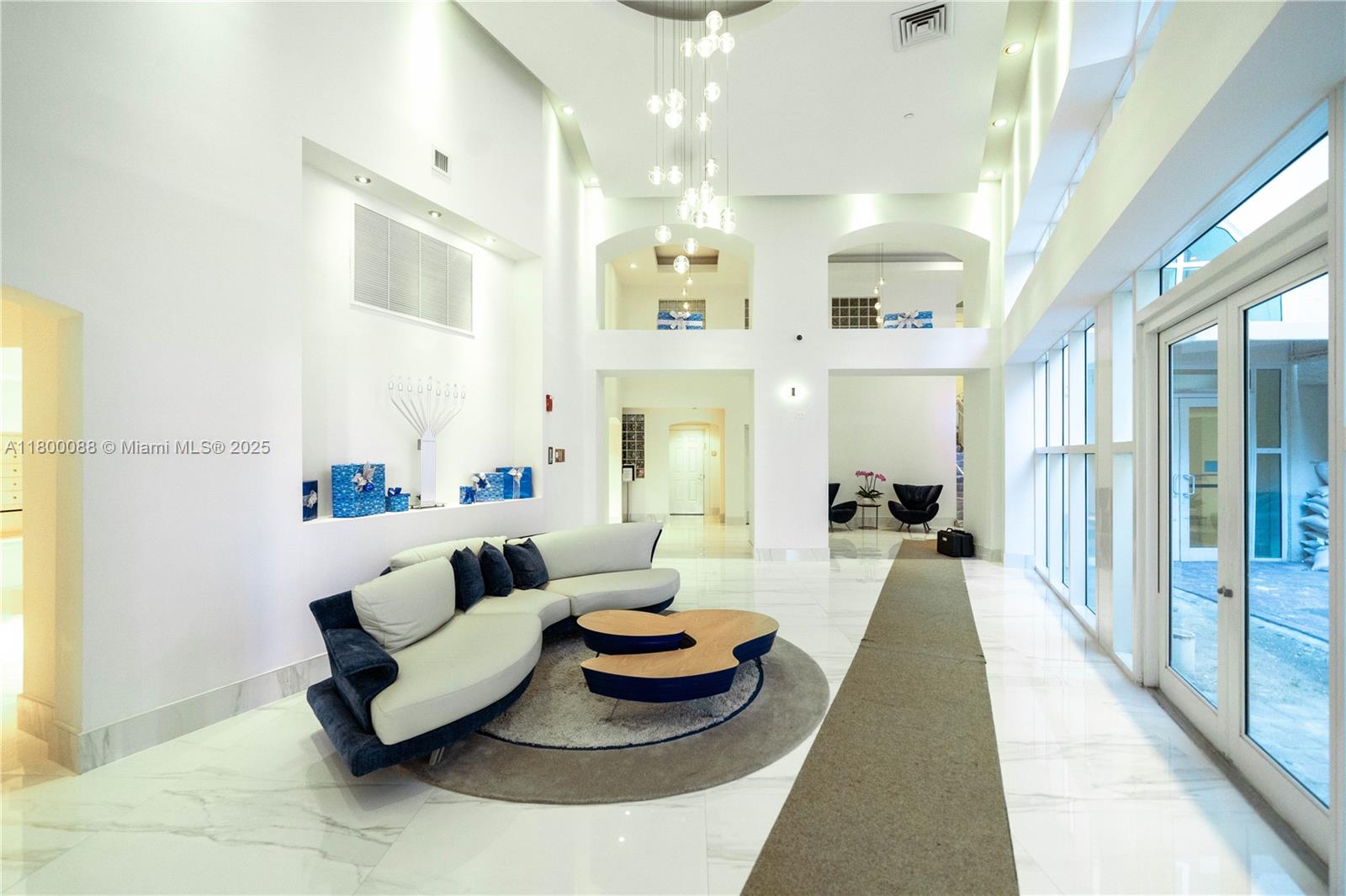 3330 NE 190th St #LPH14, Aventura FL 33180