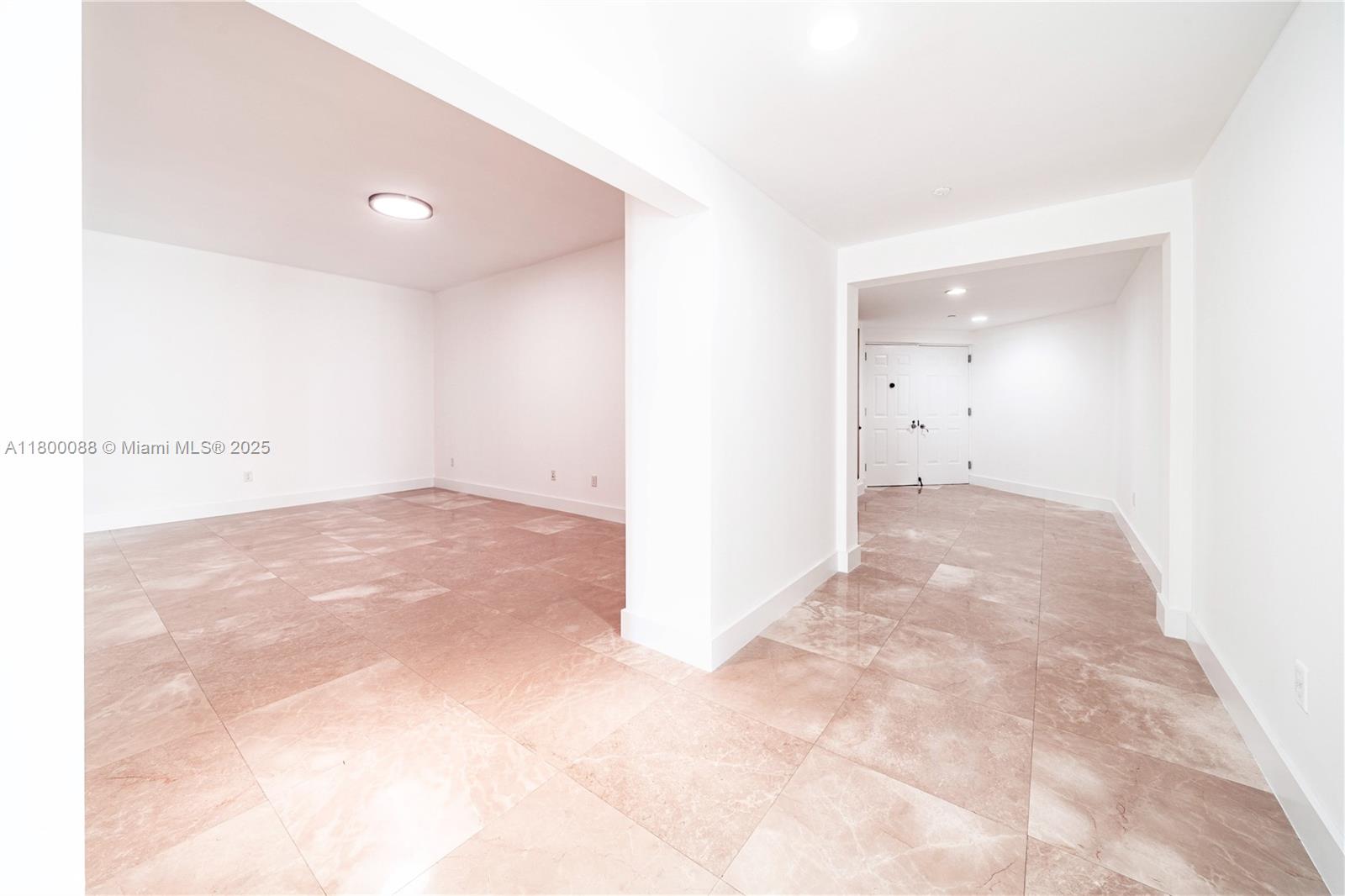 3330 NE 190th St #LPH14, Aventura FL 33180