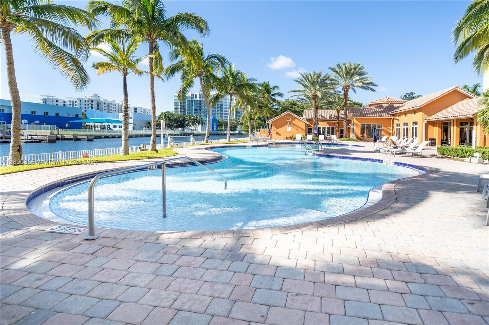 3330 NE 190th St #LPH14, Aventura FL 33180