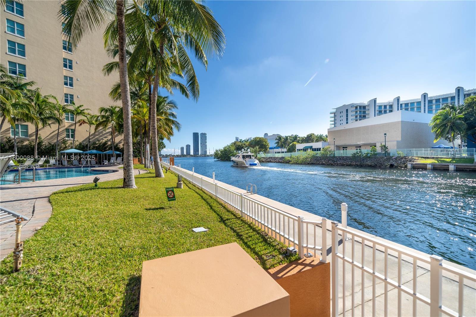 3330 NE 190th St #LPH14, Aventura FL 33180