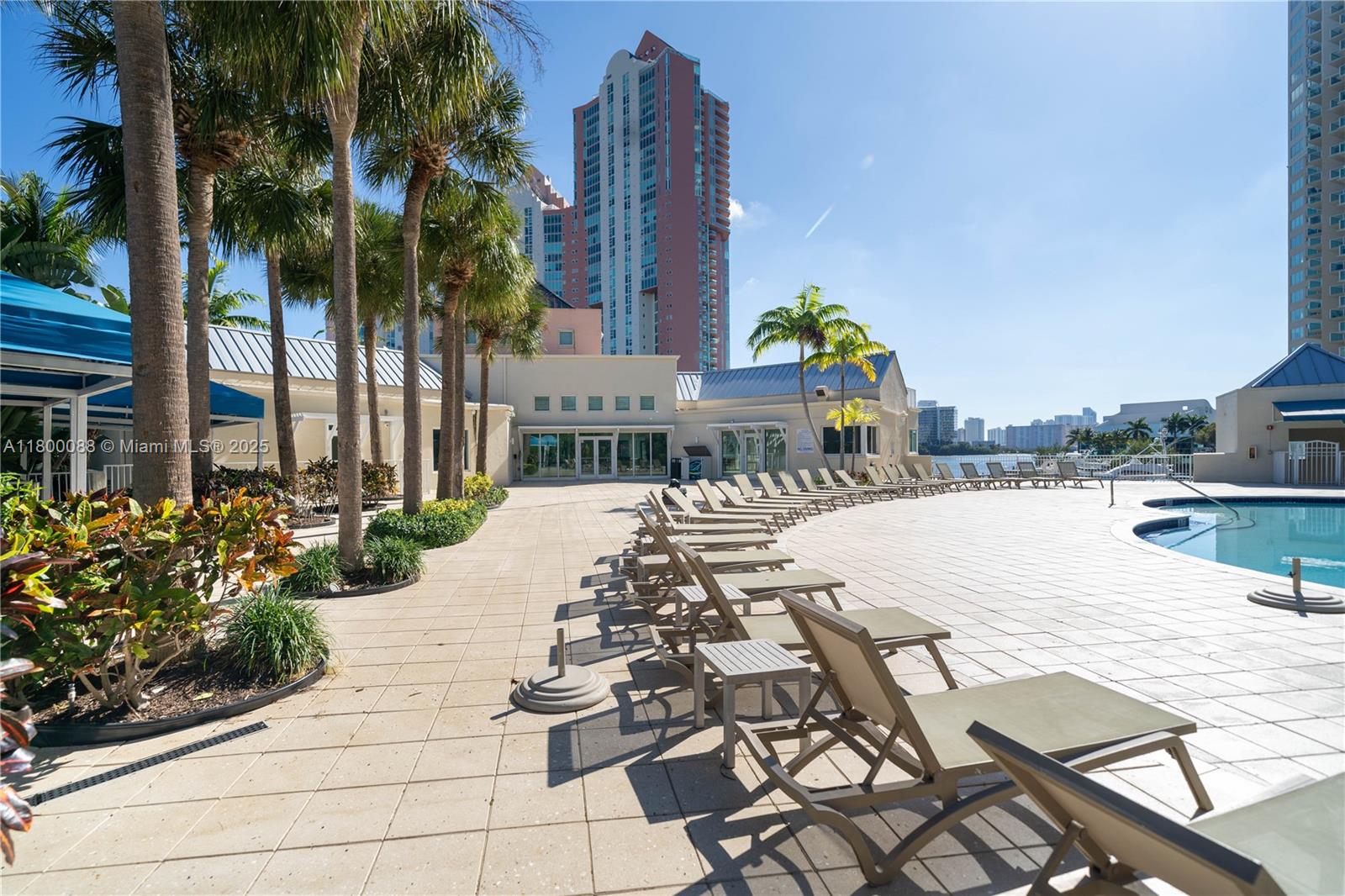 3330 NE 190th St #LPH14, Aventura FL 33180