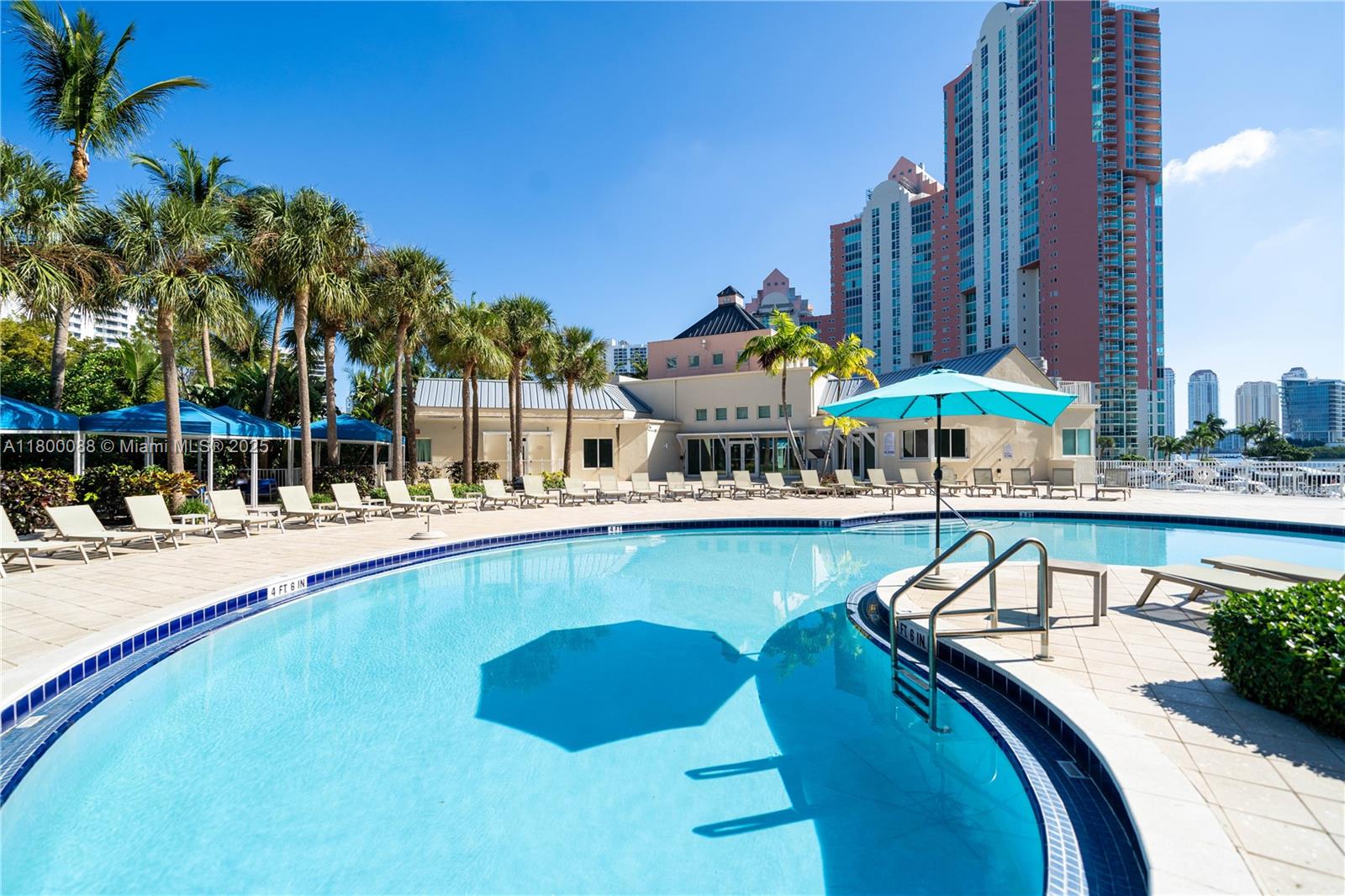 3330 NE 190th St #LPH14, Aventura FL 33180