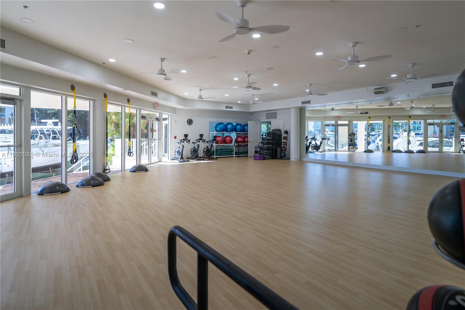 3330 NE 190th St #LPH14, Aventura FL 33180