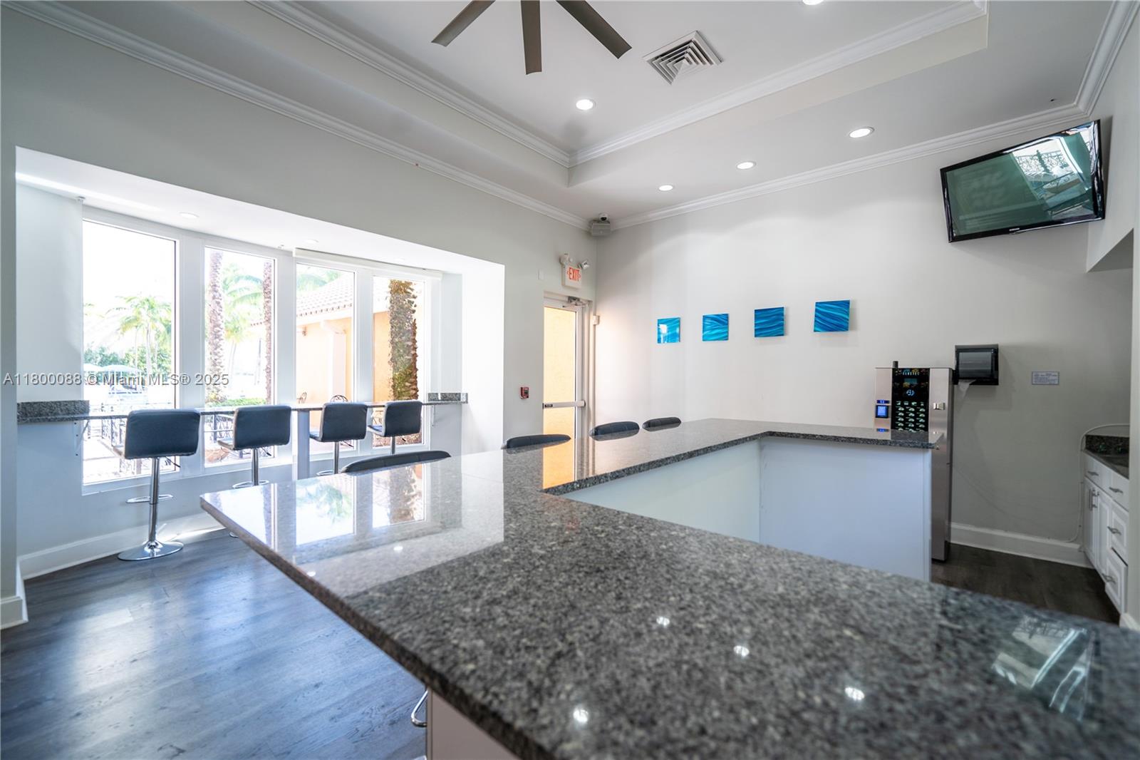 3330 NE 190th St #LPH14, Aventura FL 33180