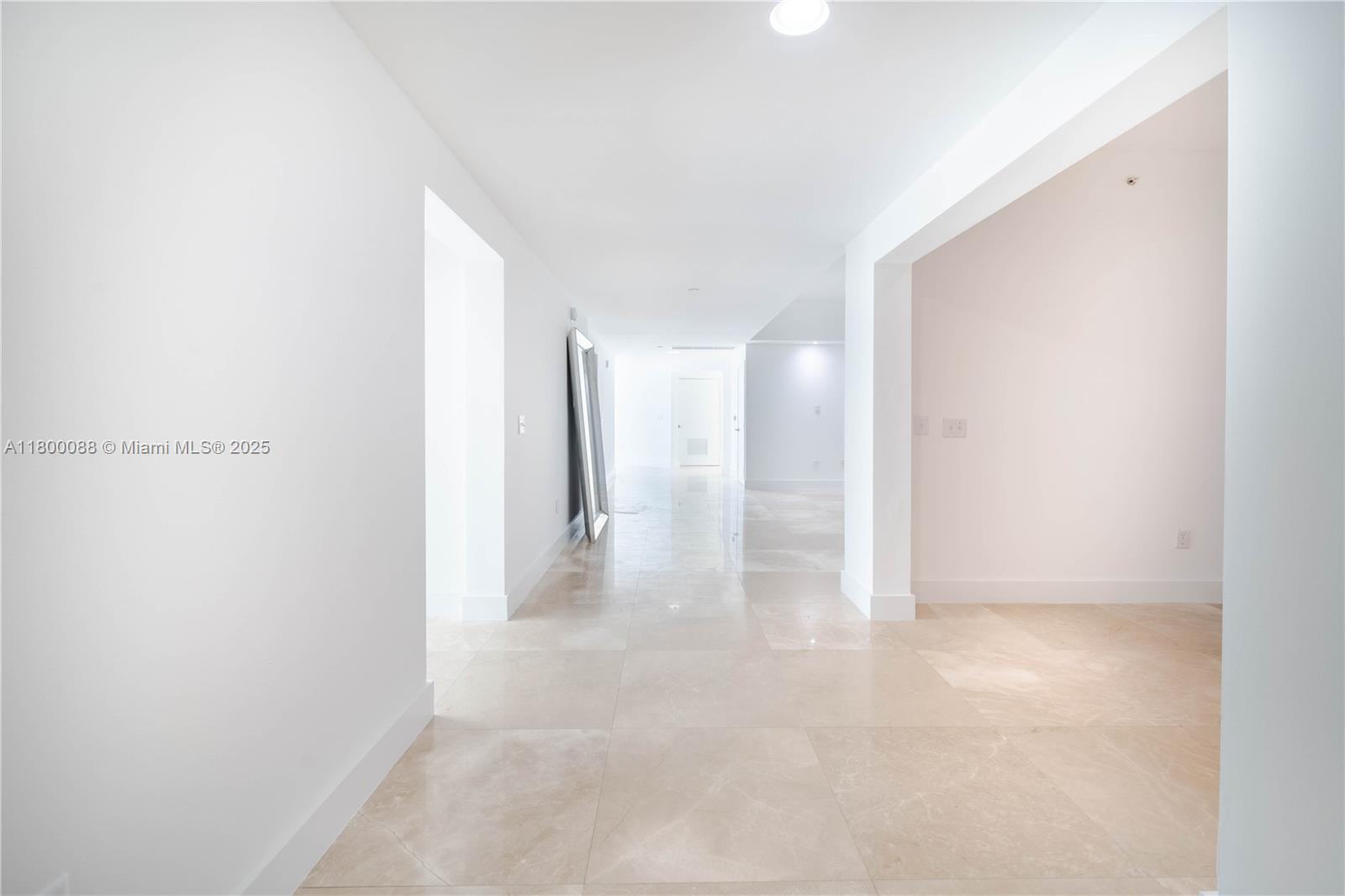 3330 NE 190th St #LPH14, Aventura FL 33180