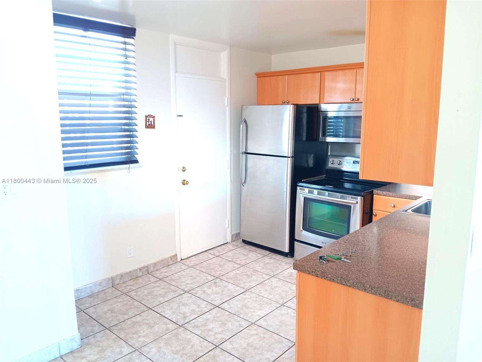 3703 NE 166th St #704, North Miami Beach, Florida image 4