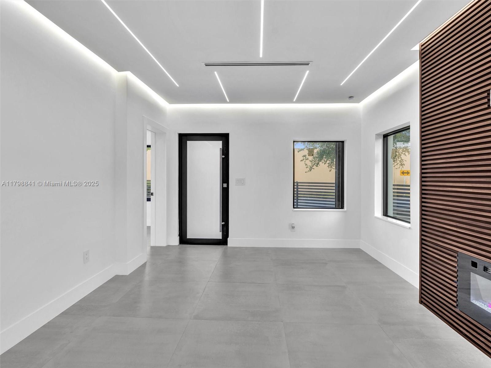 Listing Photo 8