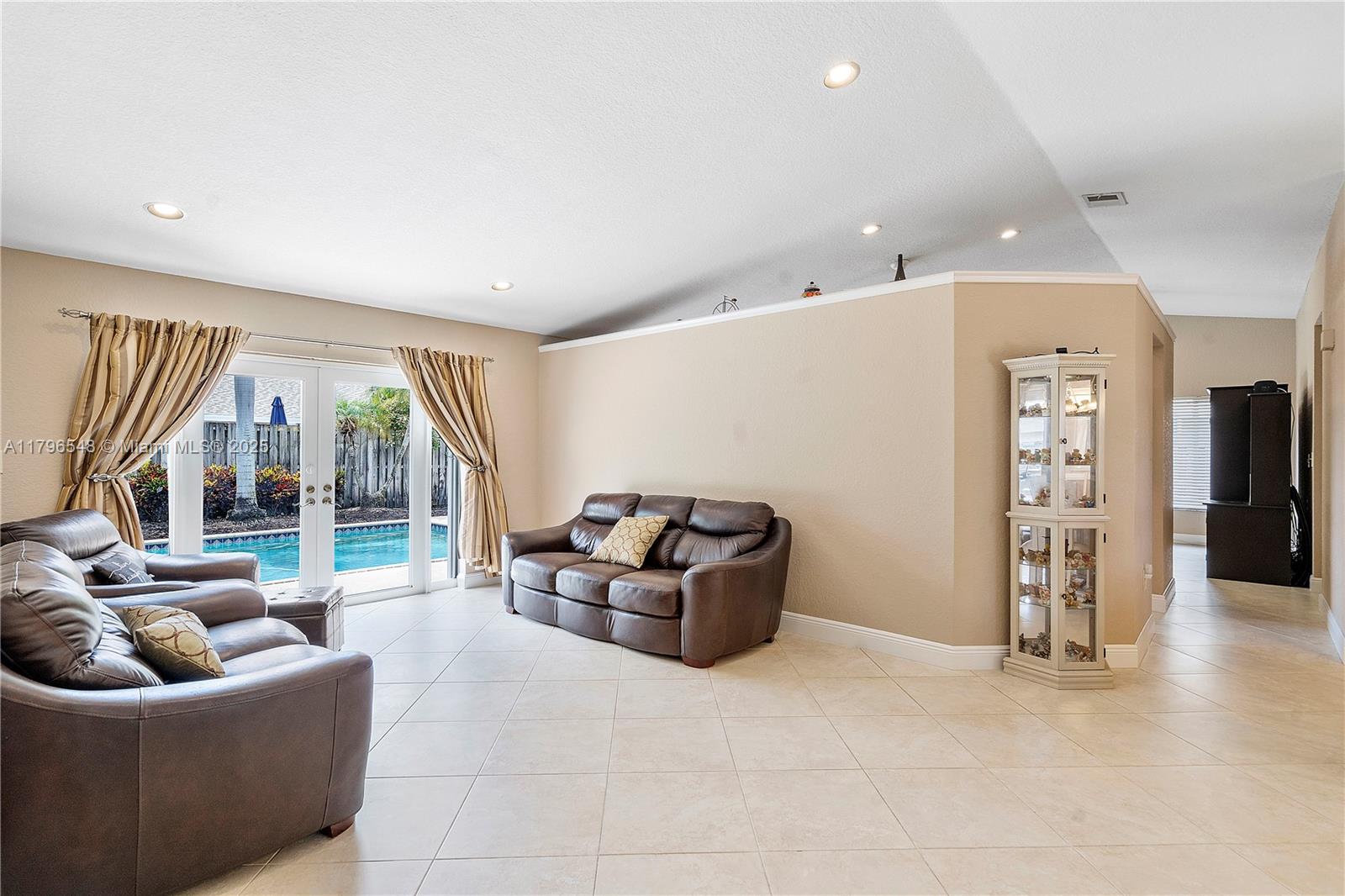 14660 Highland Springs Ct, Davie, Florida image 7