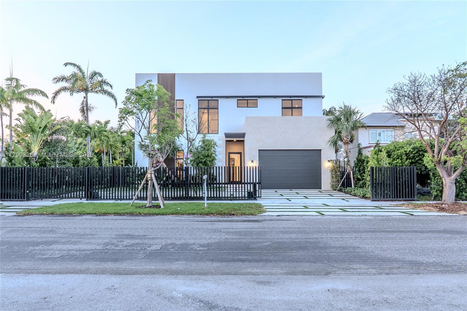 4231 SW 10th St  For Sale A11799336, FL
