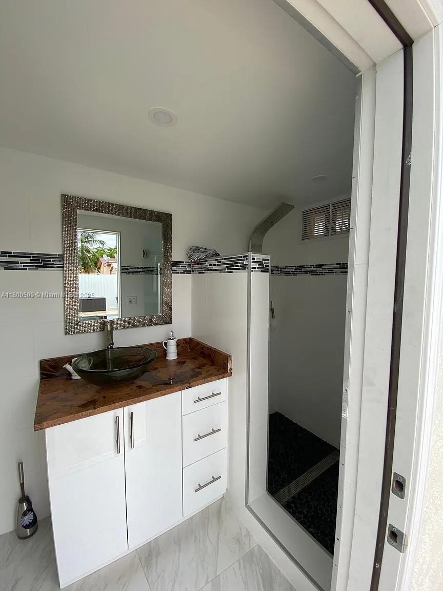 8031 NW 175th St, Hialeah, Florida image 15