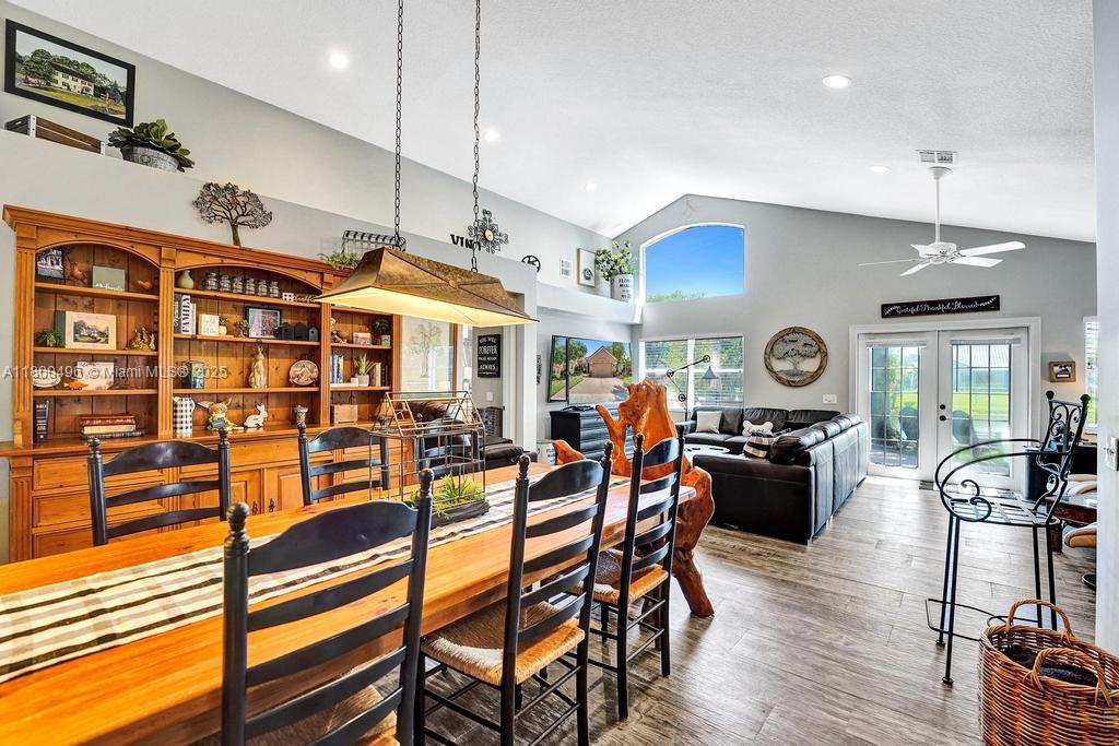 9471 Oak Grove Cir, Davie, Florida image 17