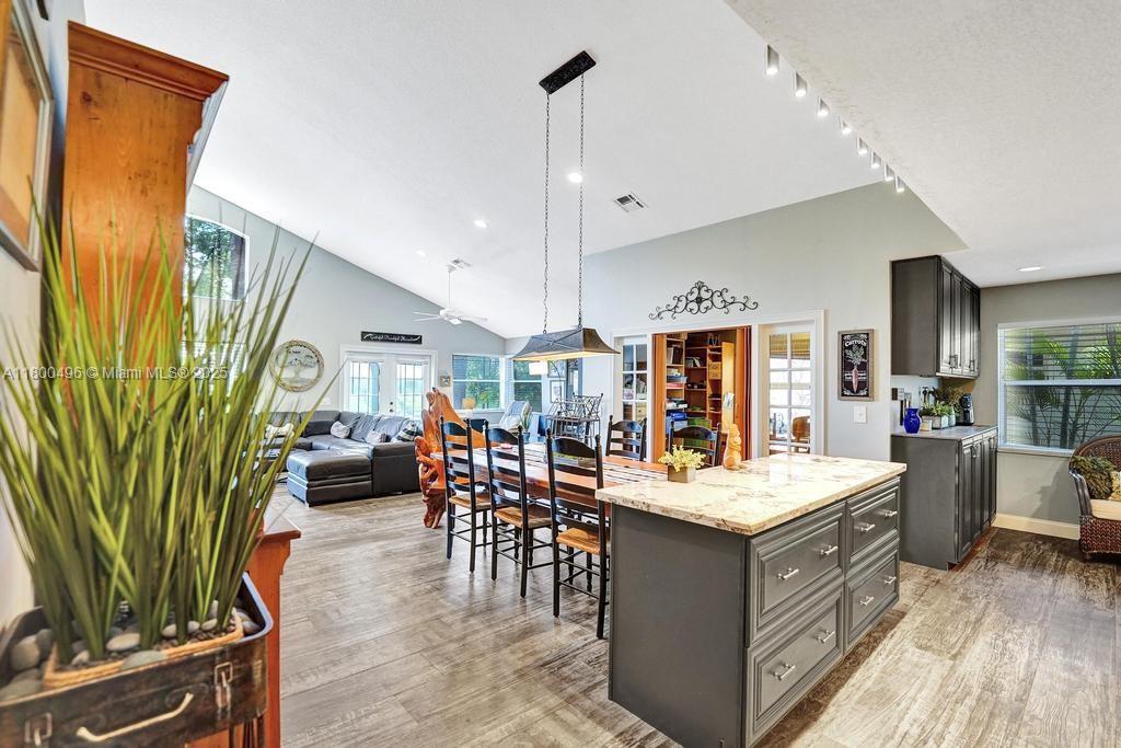 9471 Oak Grove Cir, Davie, Florida image 33