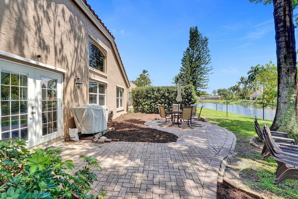 9471 Oak Grove Cir, Davie, Florida image 8