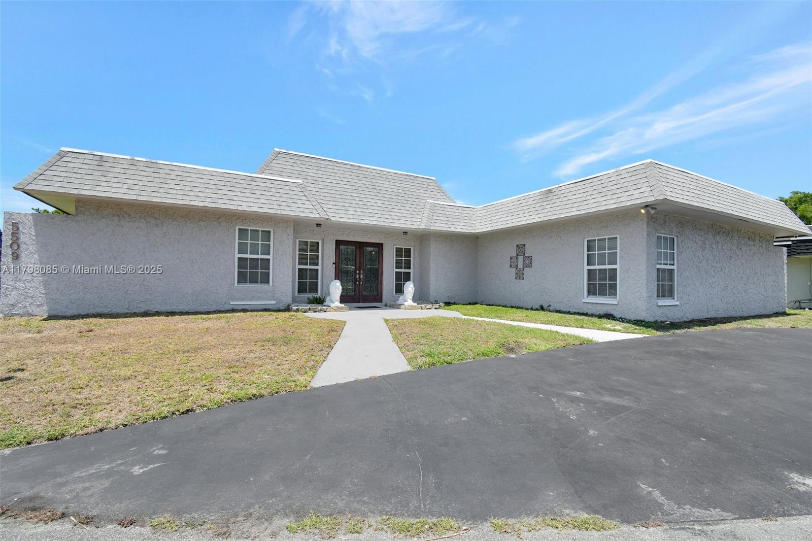 5509 Mulberry Dr, Tamarac, Florida image 2