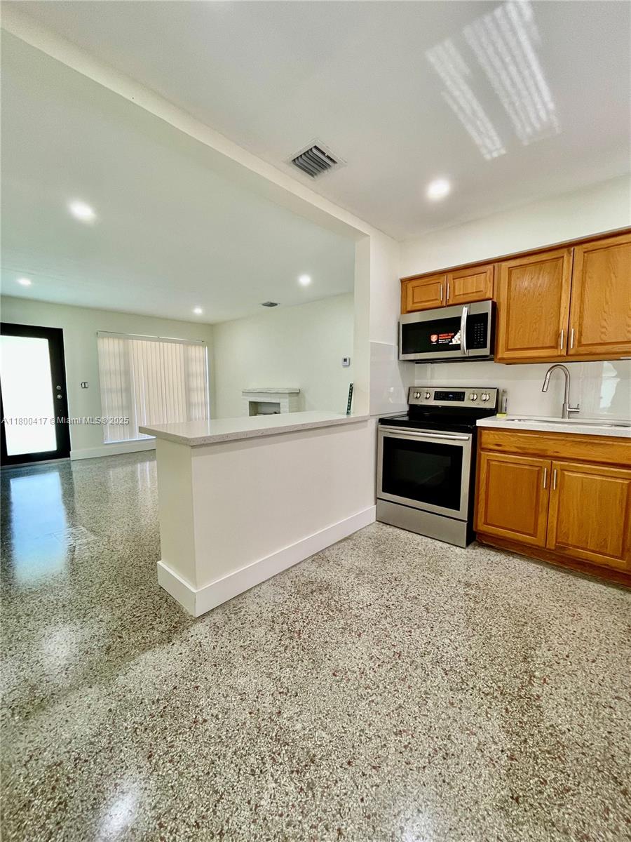 Residential, Boynton Beach, Florida image 9