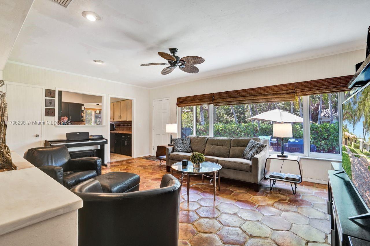 825 NE 98th St, Miami Shores, Florida image 11