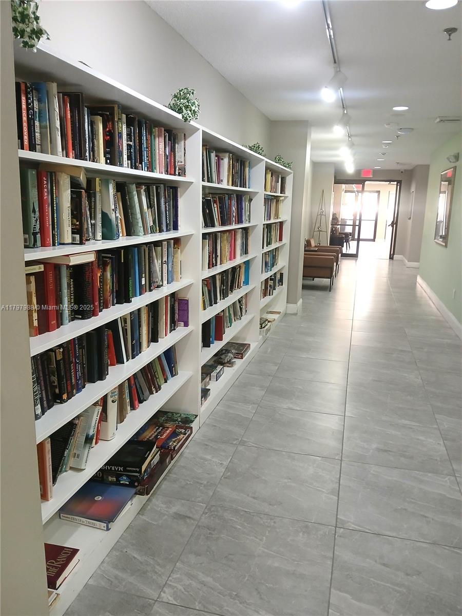 10442 Sunrise Lakes Blvd #203, Sunrise, Florida image 20