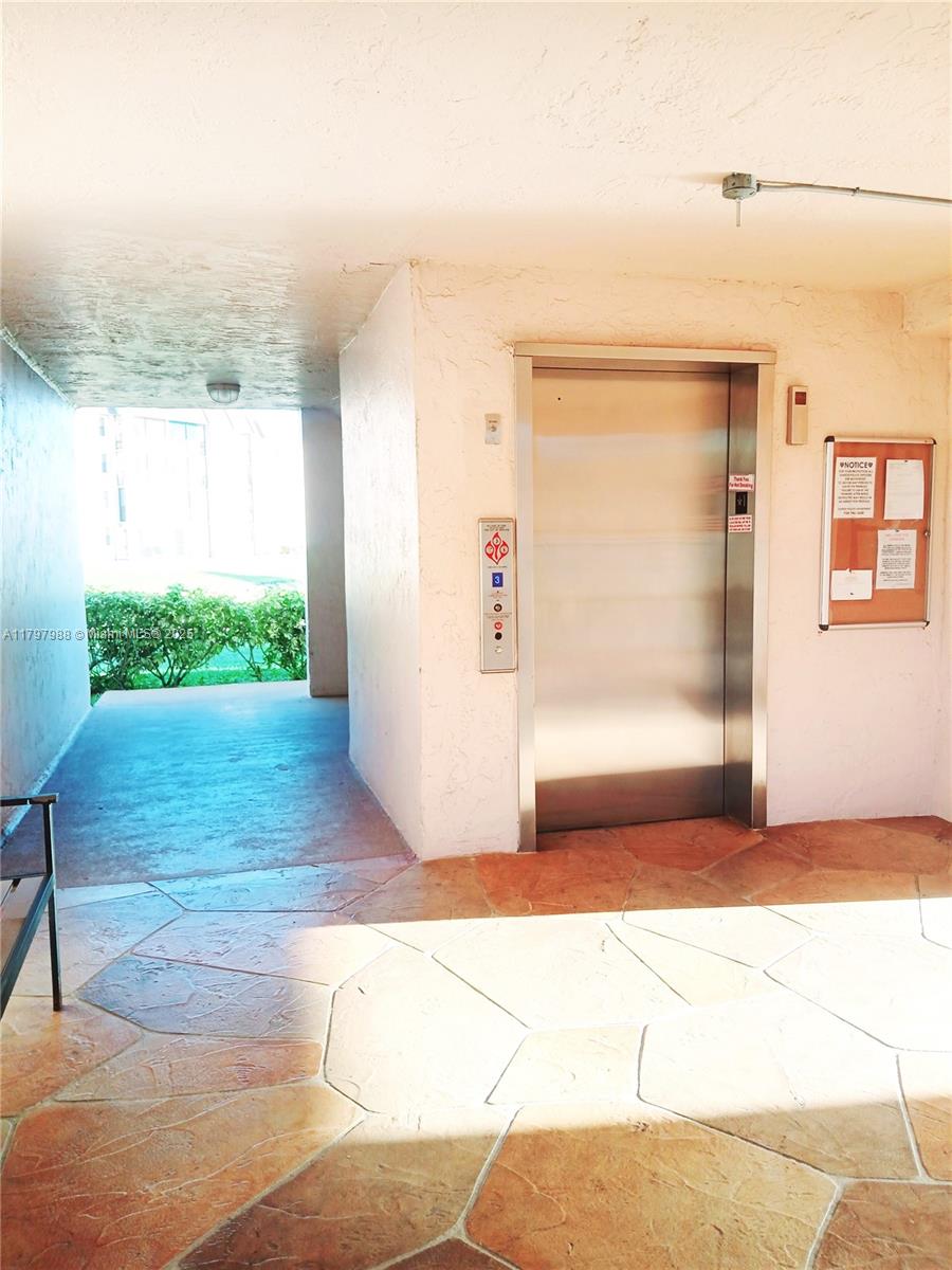 10442 Sunrise Lakes Blvd #203, Sunrise, Florida image 25