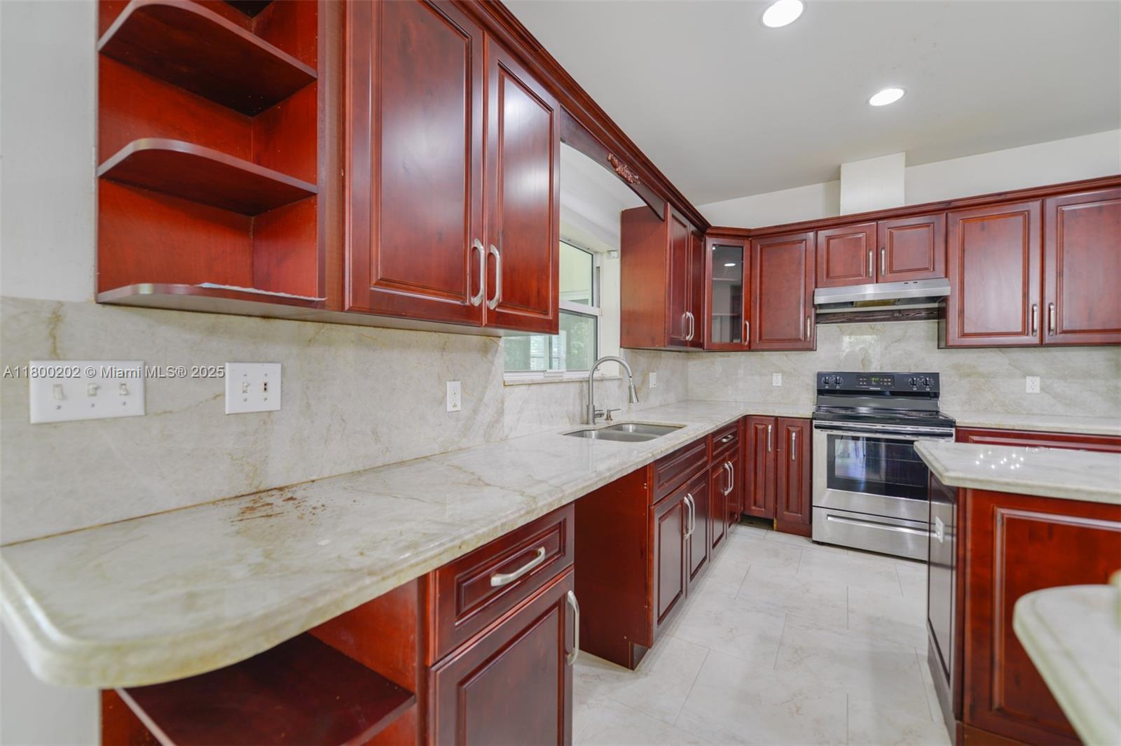 611 SW 8th St, Hallandale Beach, Florida image 11