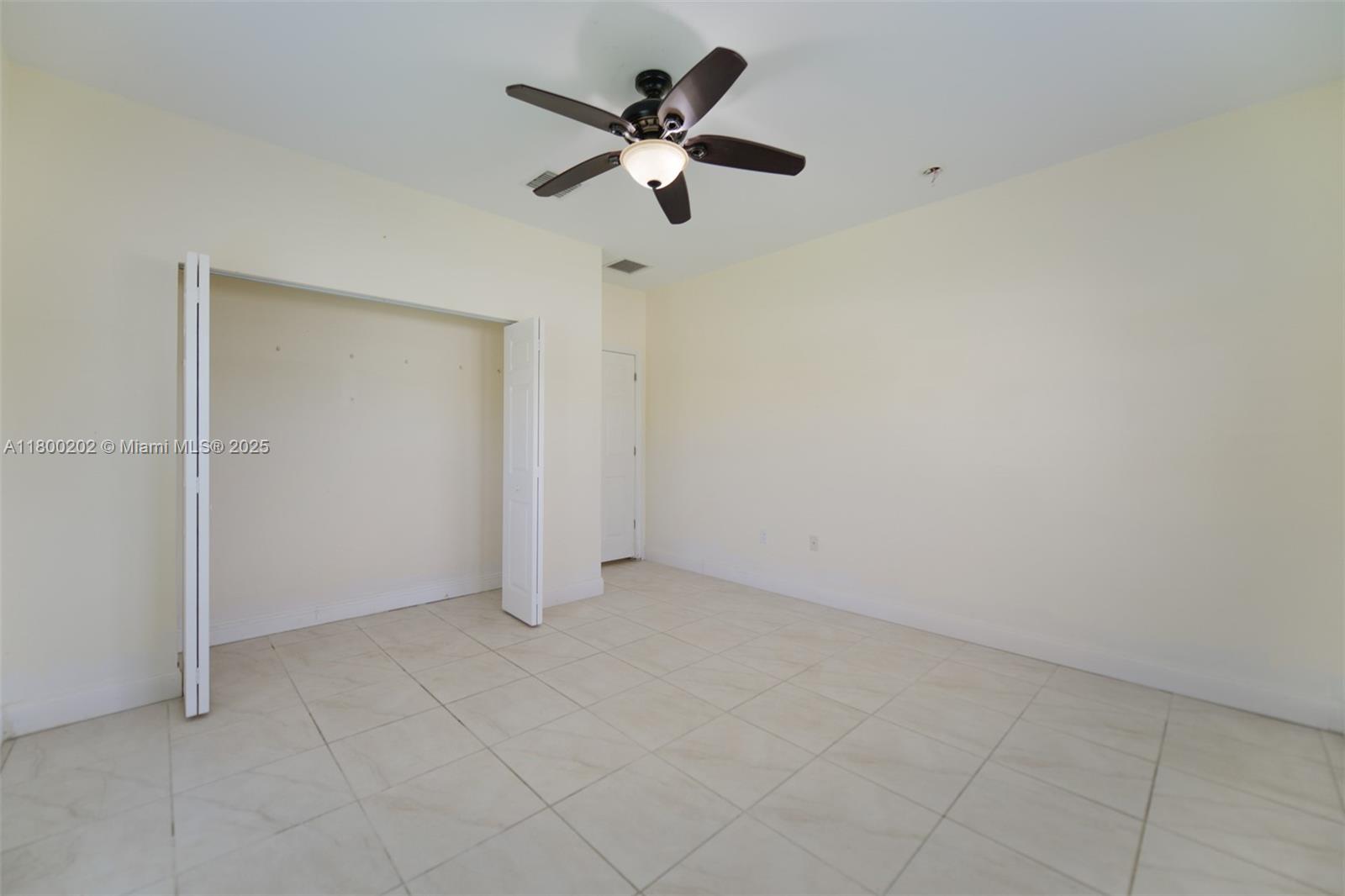 611 SW 8th St, Hallandale Beach, Florida image 26