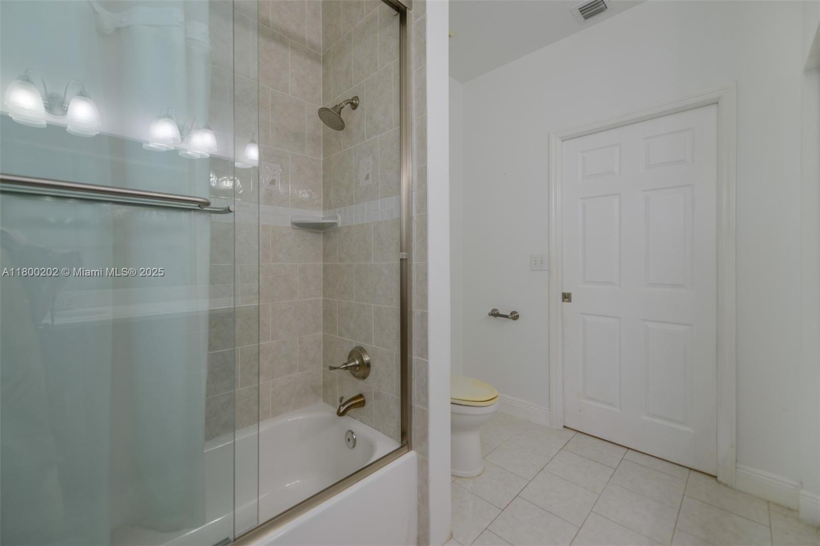 611 SW 8th St, Hallandale Beach, Florida image 33