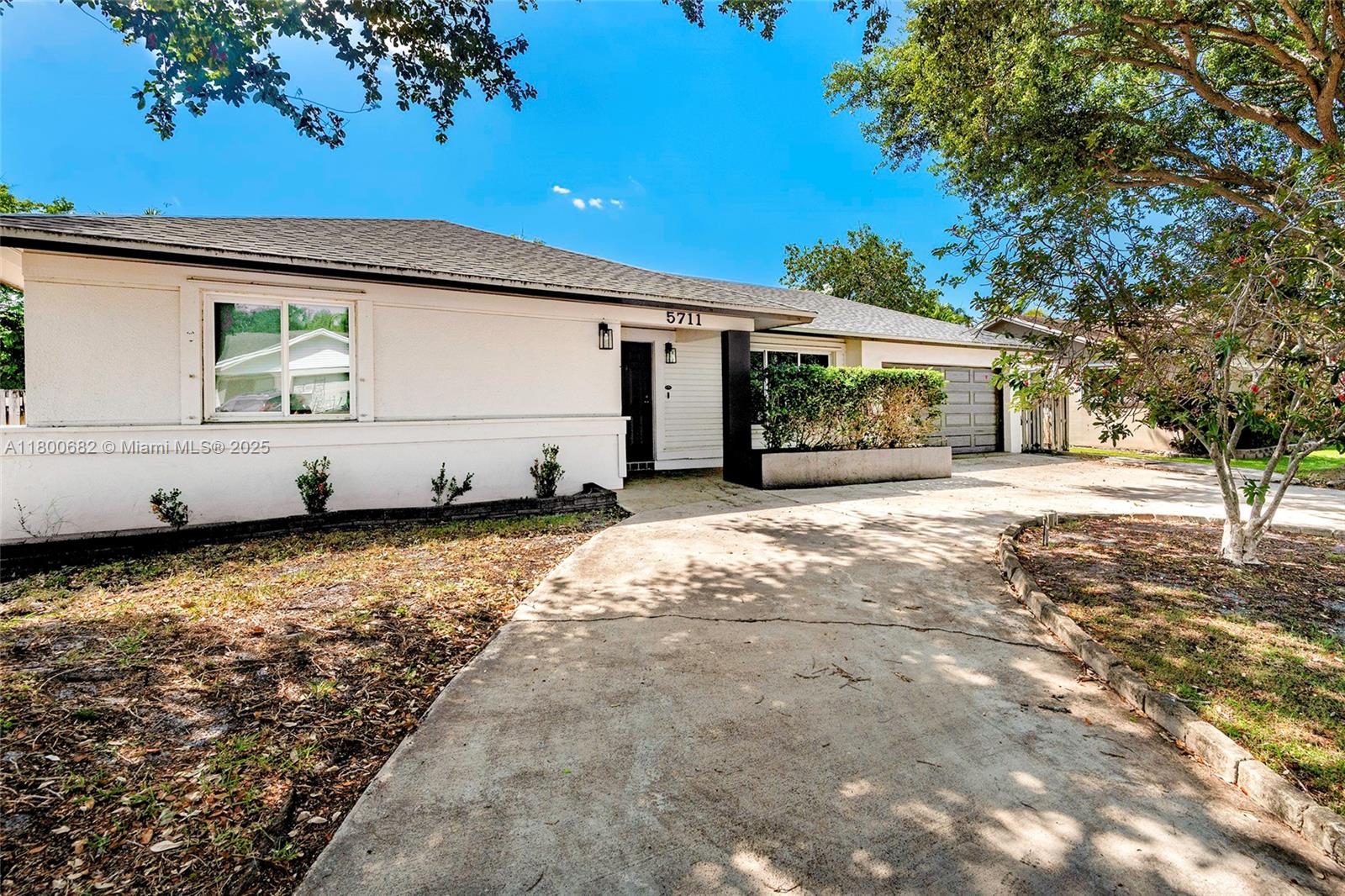 5711 SW 118th Ave, Cooper City, Florida image 2